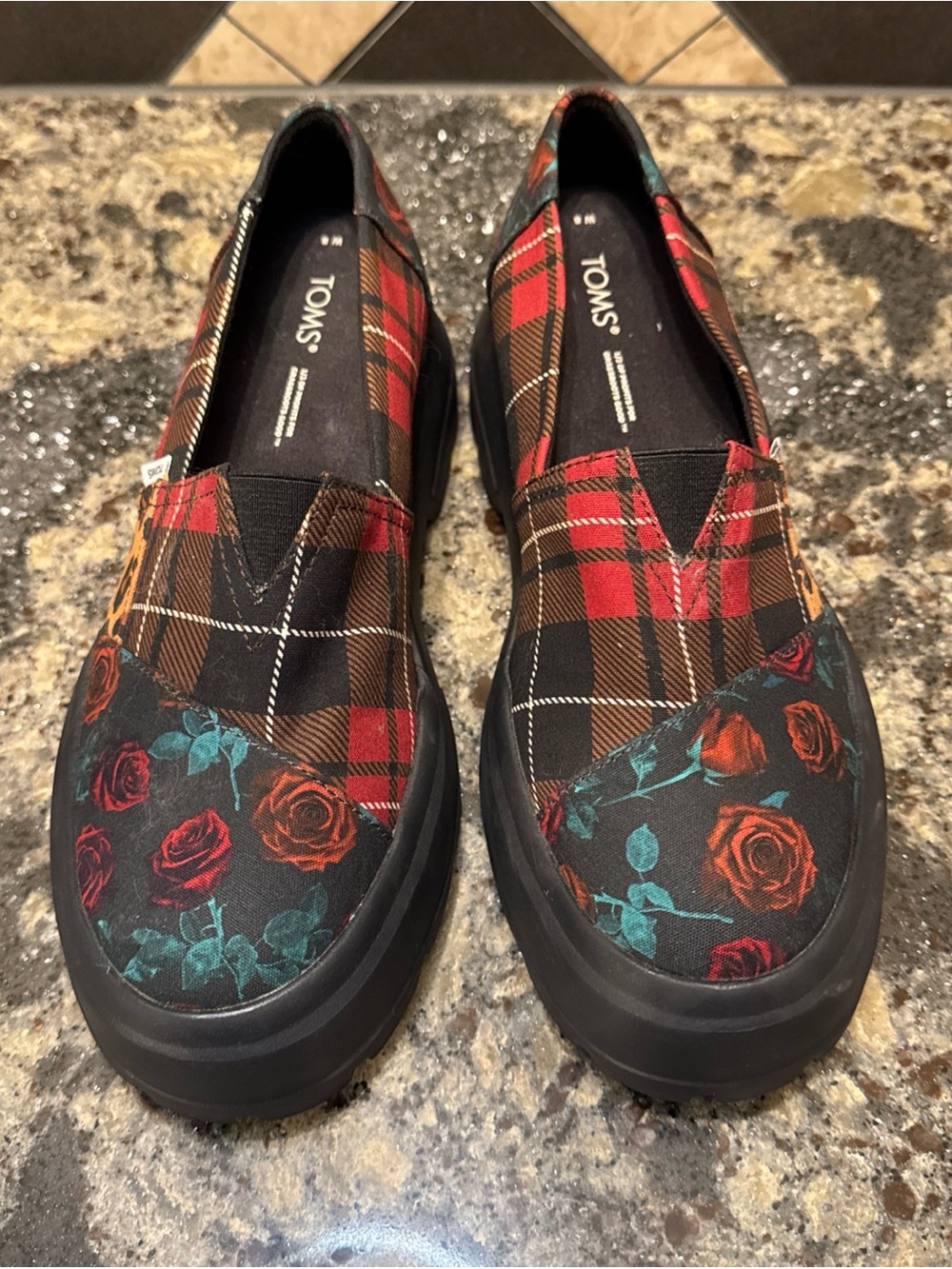 TOMS Red Plaid Patchwork Combat Loafer Women’s Sz 8 Great Condition